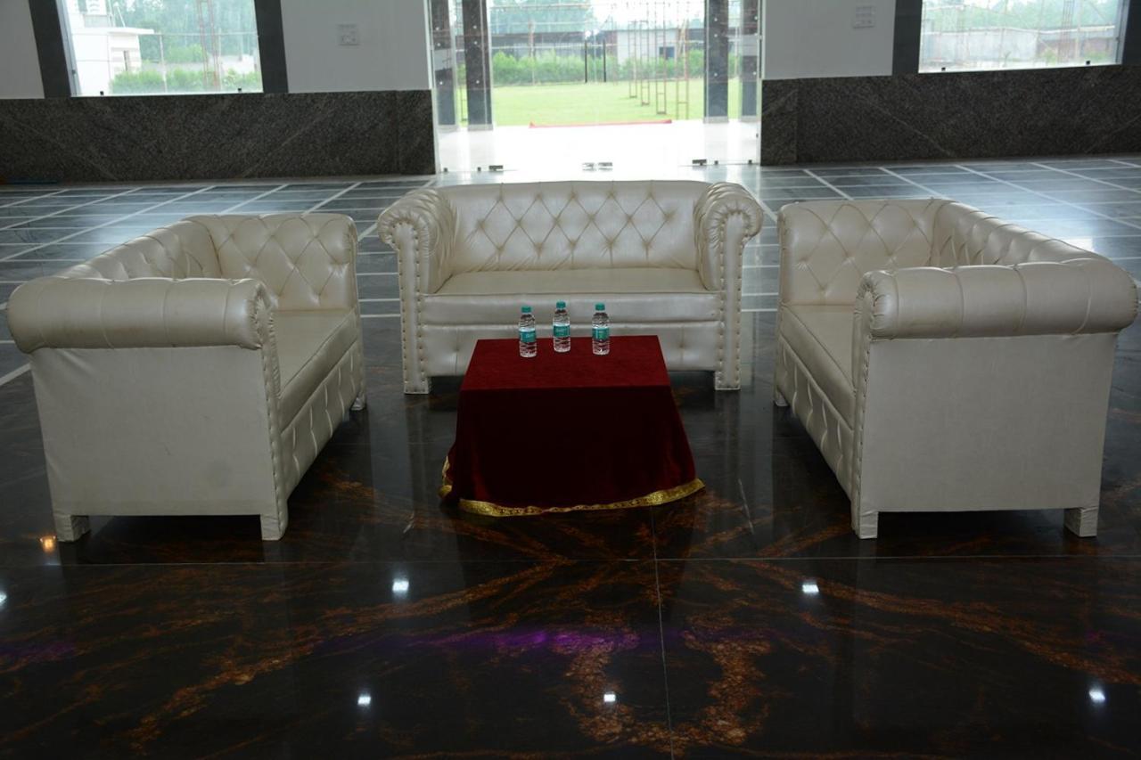 Royal Green Celebrate In Style ซาฮารันปูร์ ภายนอก รูปภาพ