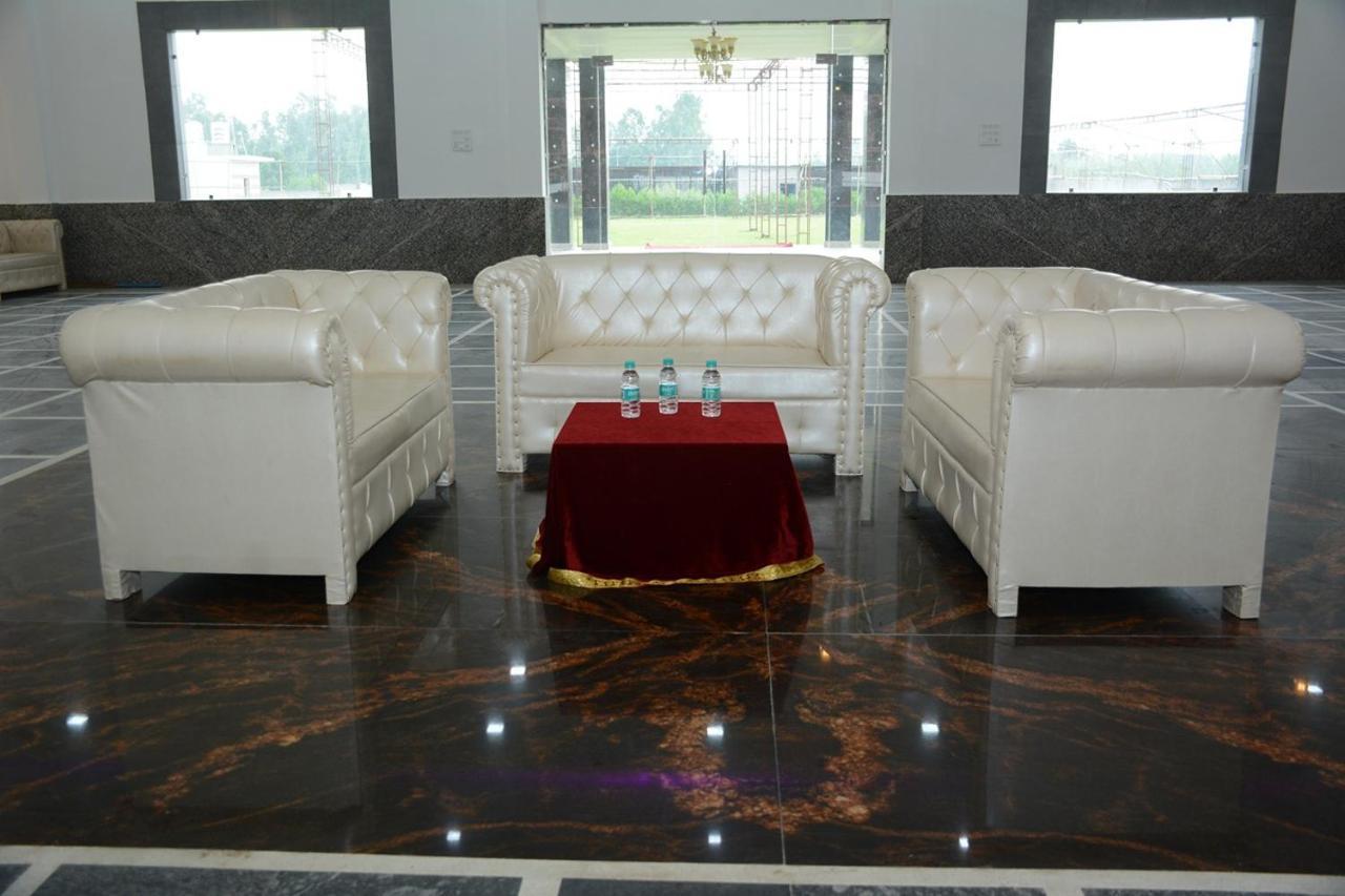 Royal Green Celebrate In Style ซาฮารันปูร์ ภายนอก รูปภาพ